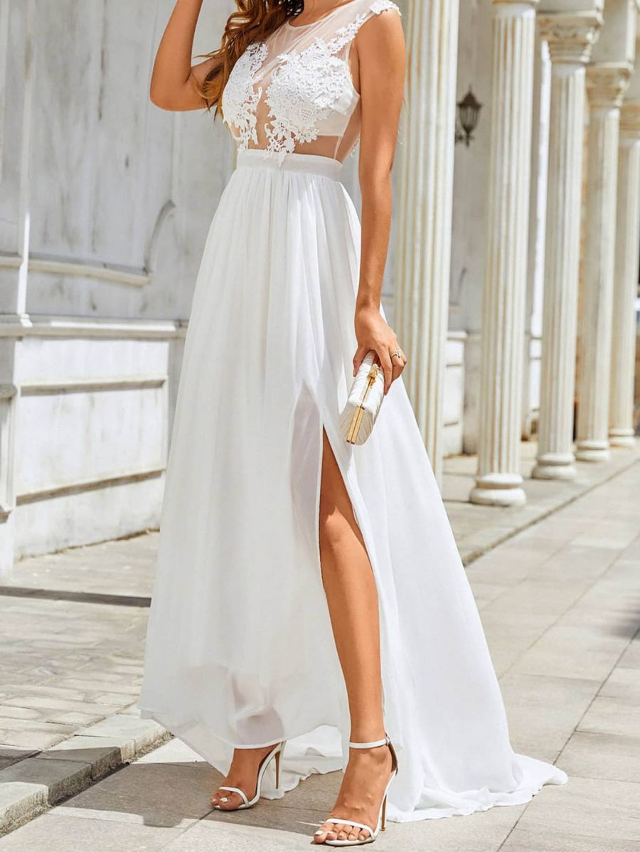 Vestido de noiva grande com cauda de renda em chiffon