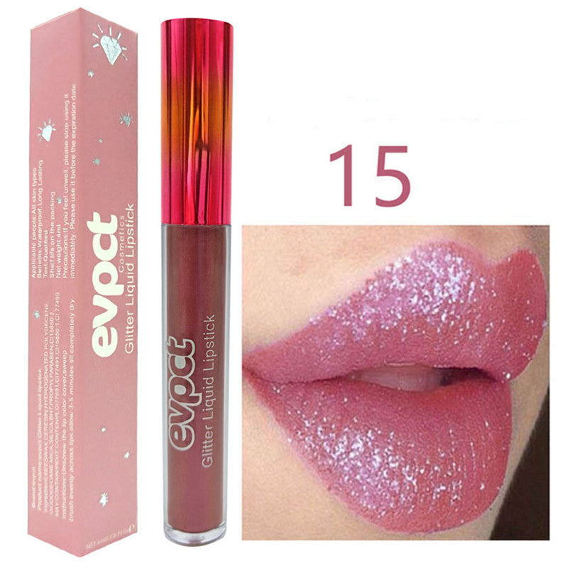Batom metálico com brilho labial