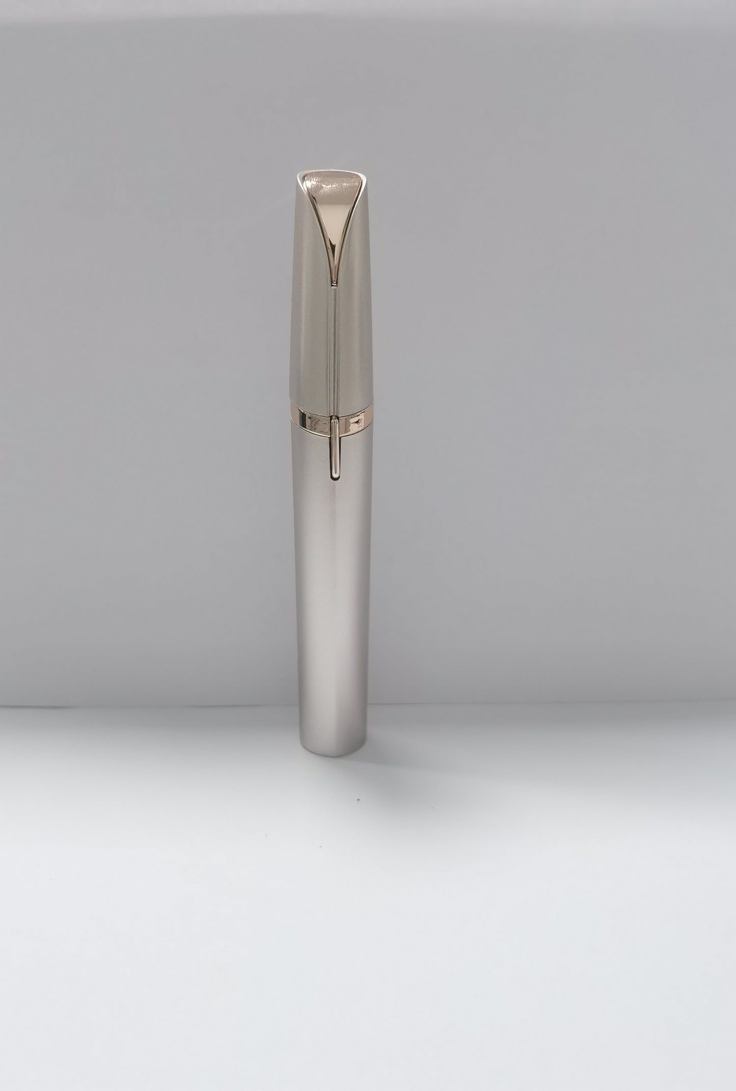 Mini aparador elétrico de sobrancelhas, batom, caneta para sobrancelhas, removedor de pelos, lâmina depiladora indolor com luz LED