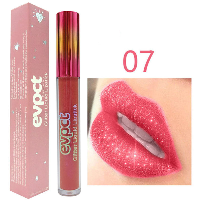 Batom metálico com brilho labial