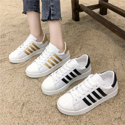 Nuevos zapatos deportivos transpirables, versátiles y de suela gruesa para el tiempo libre
