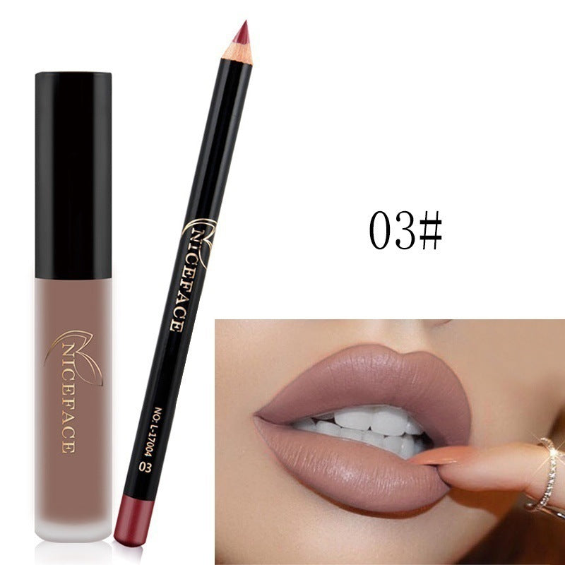 Copo antiaderente não desbota o brilho labial