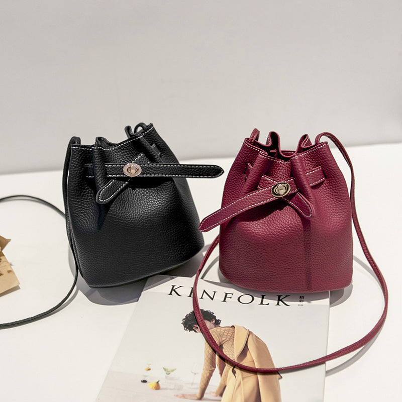 Bolsa balde com estampa de lichia all-match
