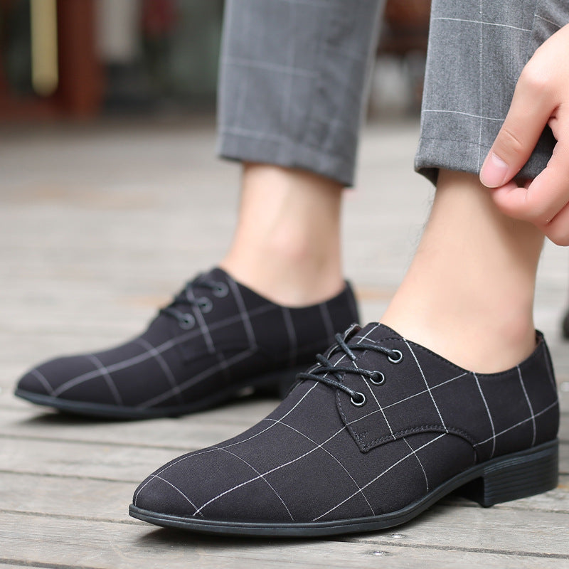 Sapatos de couro de lona