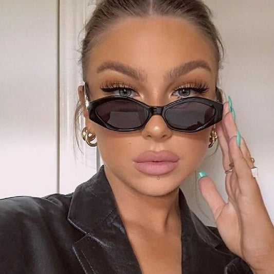 Gafas de sol con forma de ojo de gato en ángulo, patillas retro modernas con forma de guepardo saltando