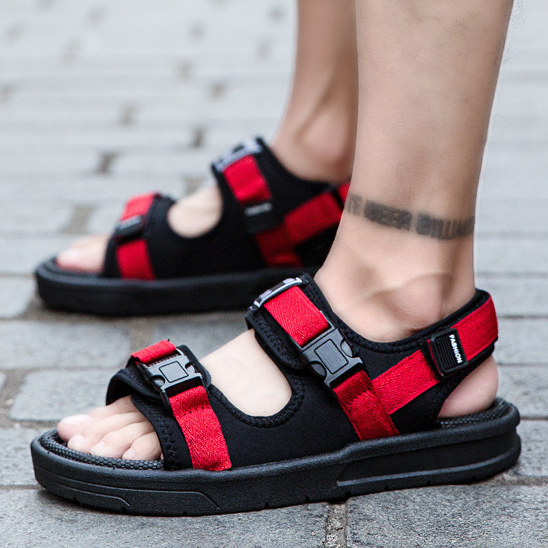 Sandálias masculinas Moda casual masculina Estudantes da moda usam chinelos de praia Esportes externos