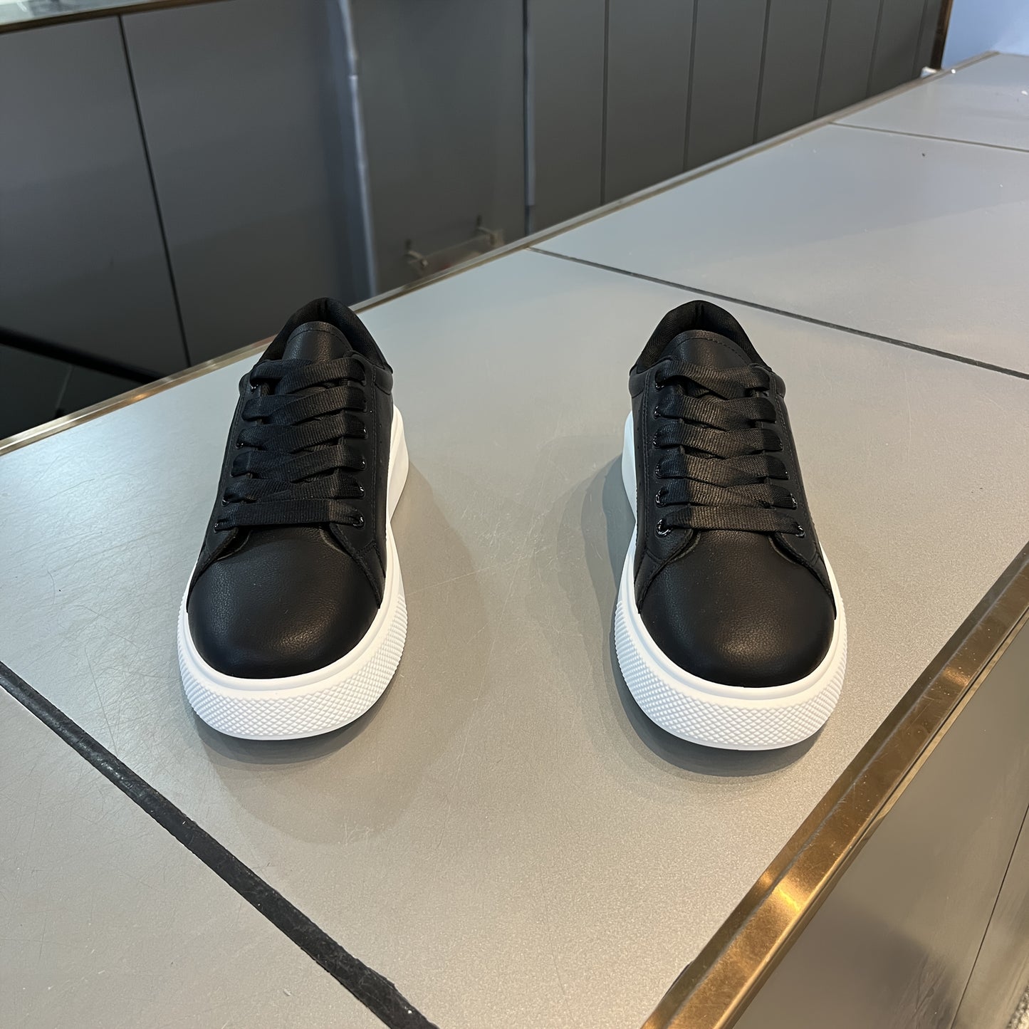 Men’s Sneakers – Comfort, Non-Slip Sole, and Style