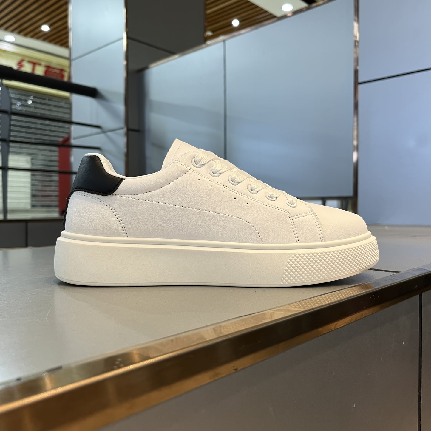 Men’s Sneakers – Comfort, Non-Slip Sole, and Style