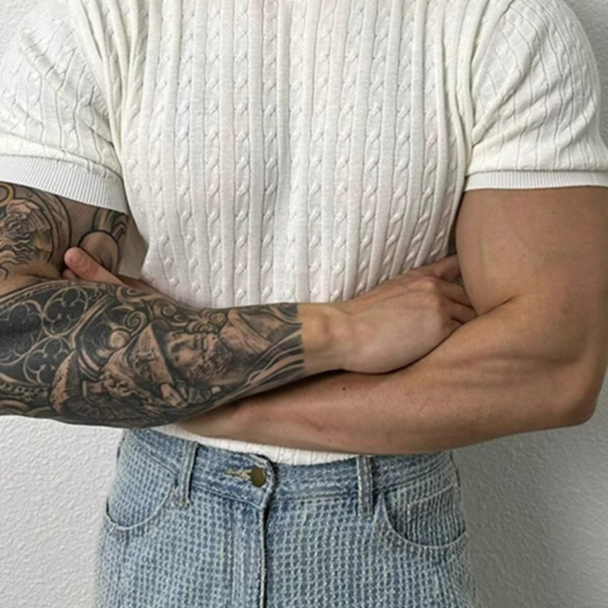Camiseta de manga curta estilo japonês cor sólida torção para homens