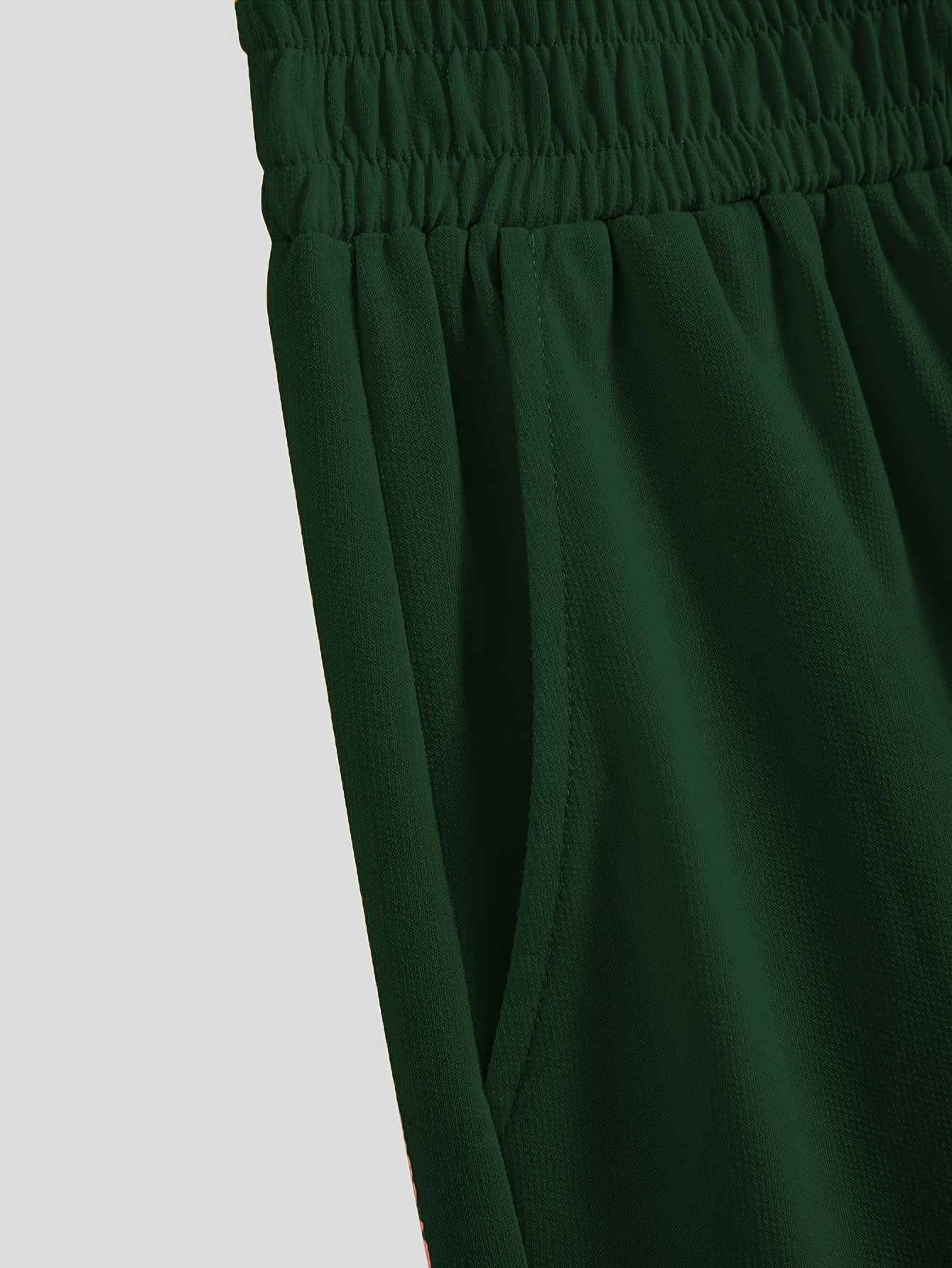 breathable sportswear set built for summer moves and outdoor fun.