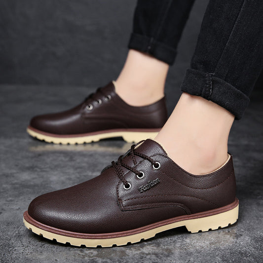 Sapatos masculinos versáteis de borracha à prova d'água com cadarço