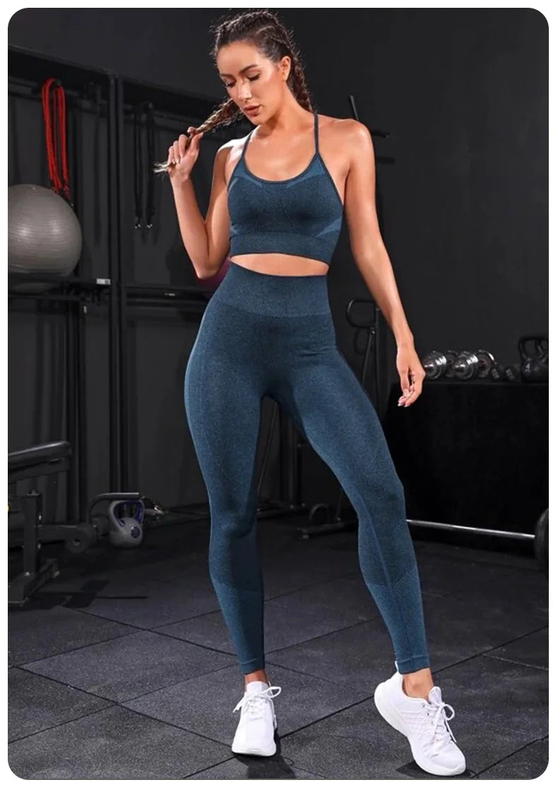 2-piece women's fitness set – high-waist leggings and sports top.
