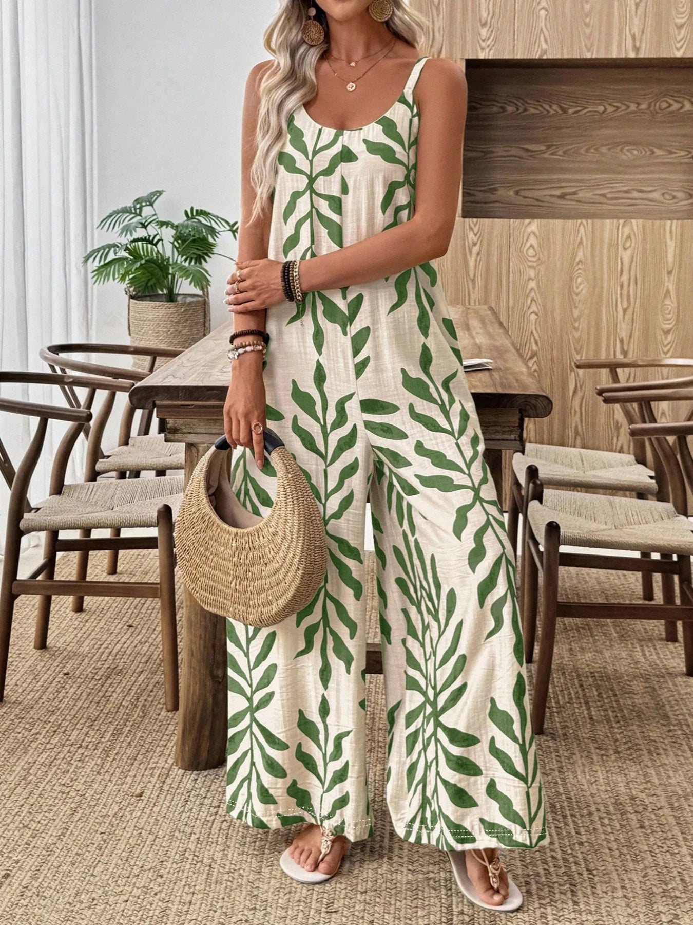 Effortless elegance with a tropical touch — made for sunny days and getaway moments.
