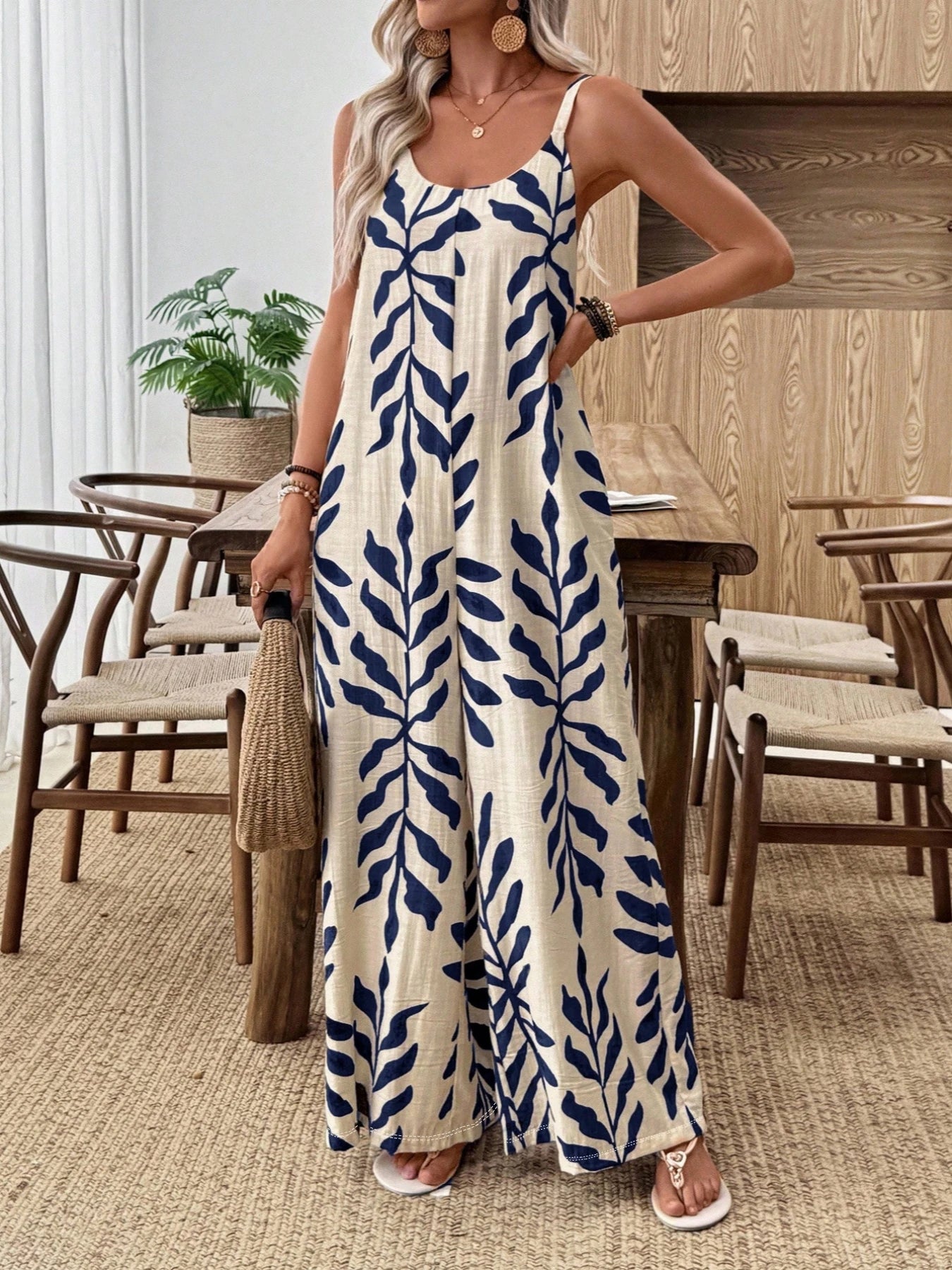 Effortless elegance with a tropical touch — made for sunny days and getaway moments.