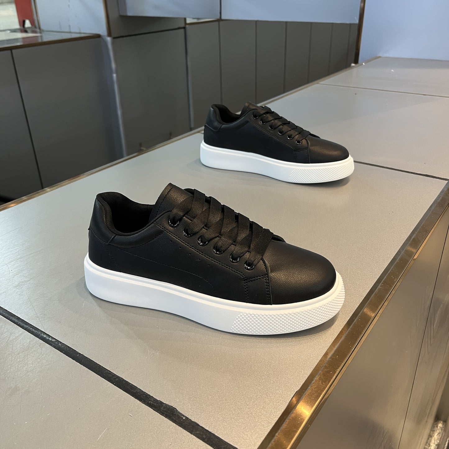 Men’s Sneakers – Comfort, Non-Slip Sole, and Style
